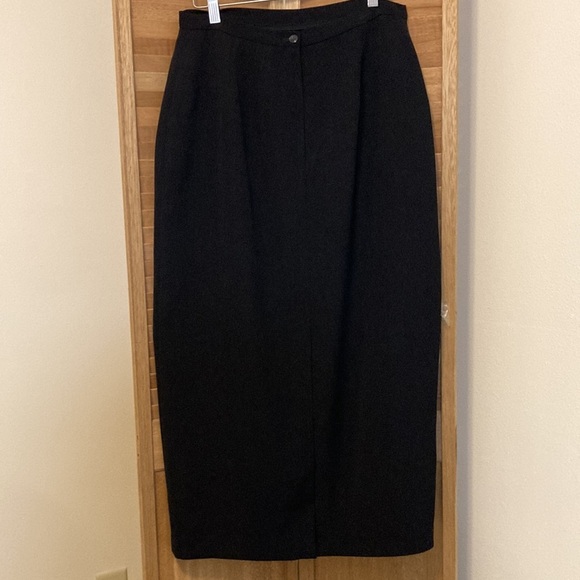 Womens size 14P Villager long black pencil skirt womens 14 Petite lined NWT - Picture 4 of 6